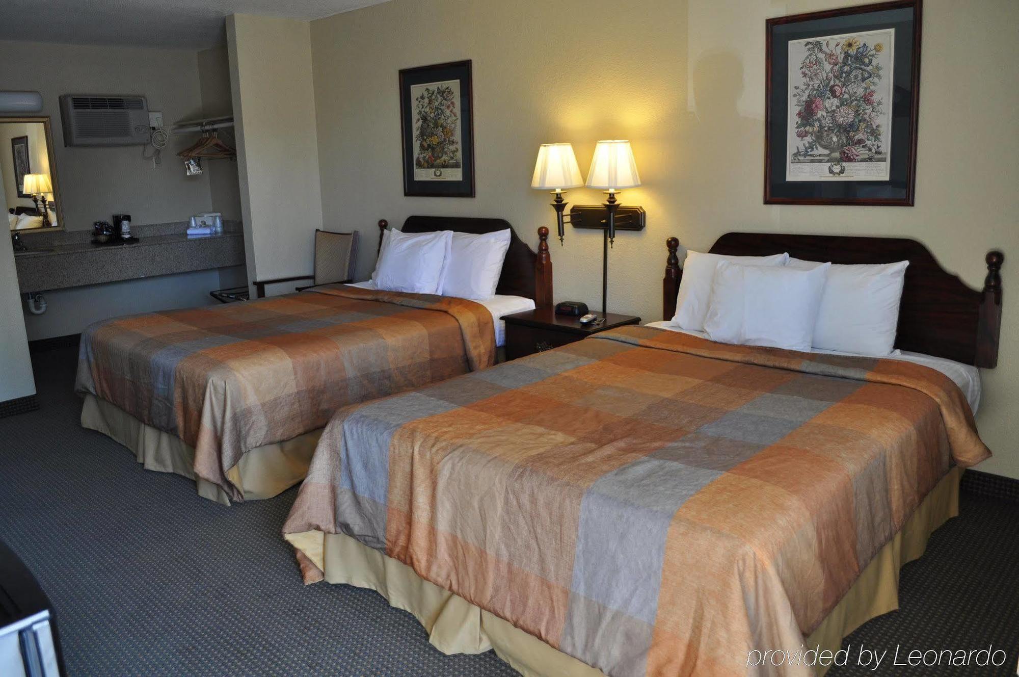 Motel Super 8 By Wyndham Corning Habitación foto